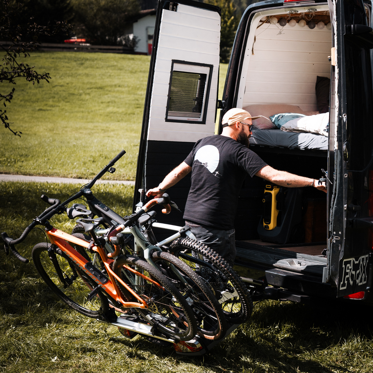 Atera Strada EVO RV - abgerollt, Flügeltüren offen