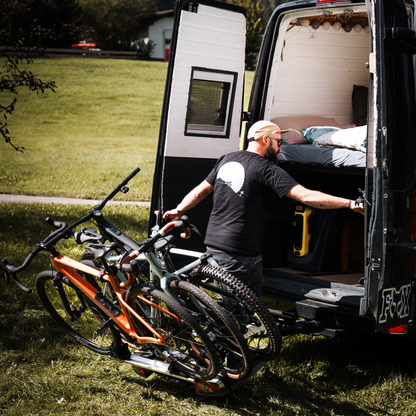 Atera Strada EVO RV - abgerollt, Flügeltüren offen